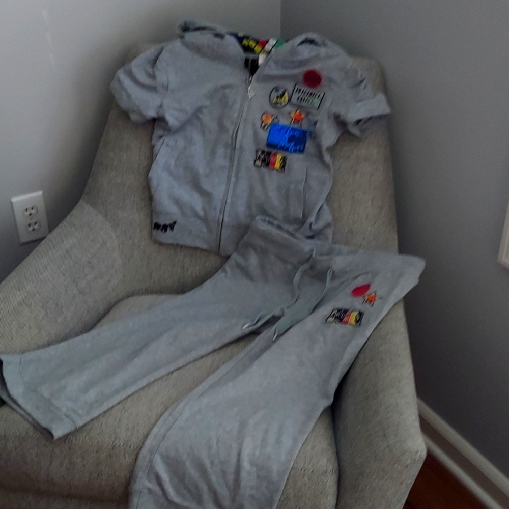 Akademiks capri set!